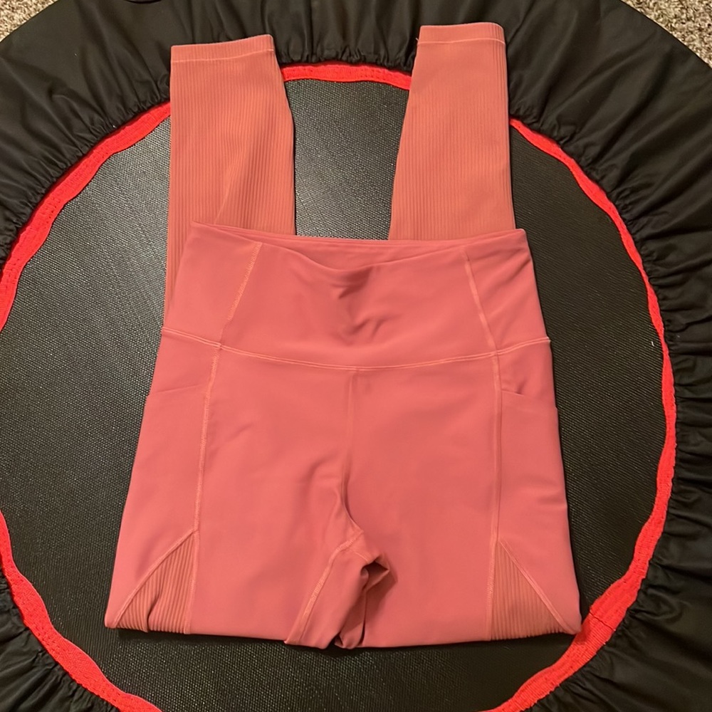 Rose colored Old Navy leggings - Picture 2 of 5